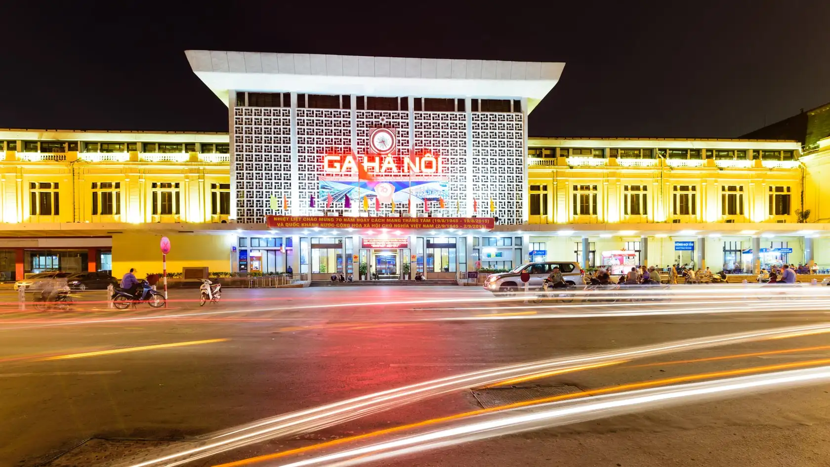 Tàu Thống Nhất: Biểu tượng Việt Nam trong top 9 hành trình tàu hỏa đáng trải nghiệm nhất năm 2025 Tàu Thống Nhất: Biểu tượng Việt Nam trong top 9 hành trình tàu hỏa đáng trải nghiệm nhất năm 2025