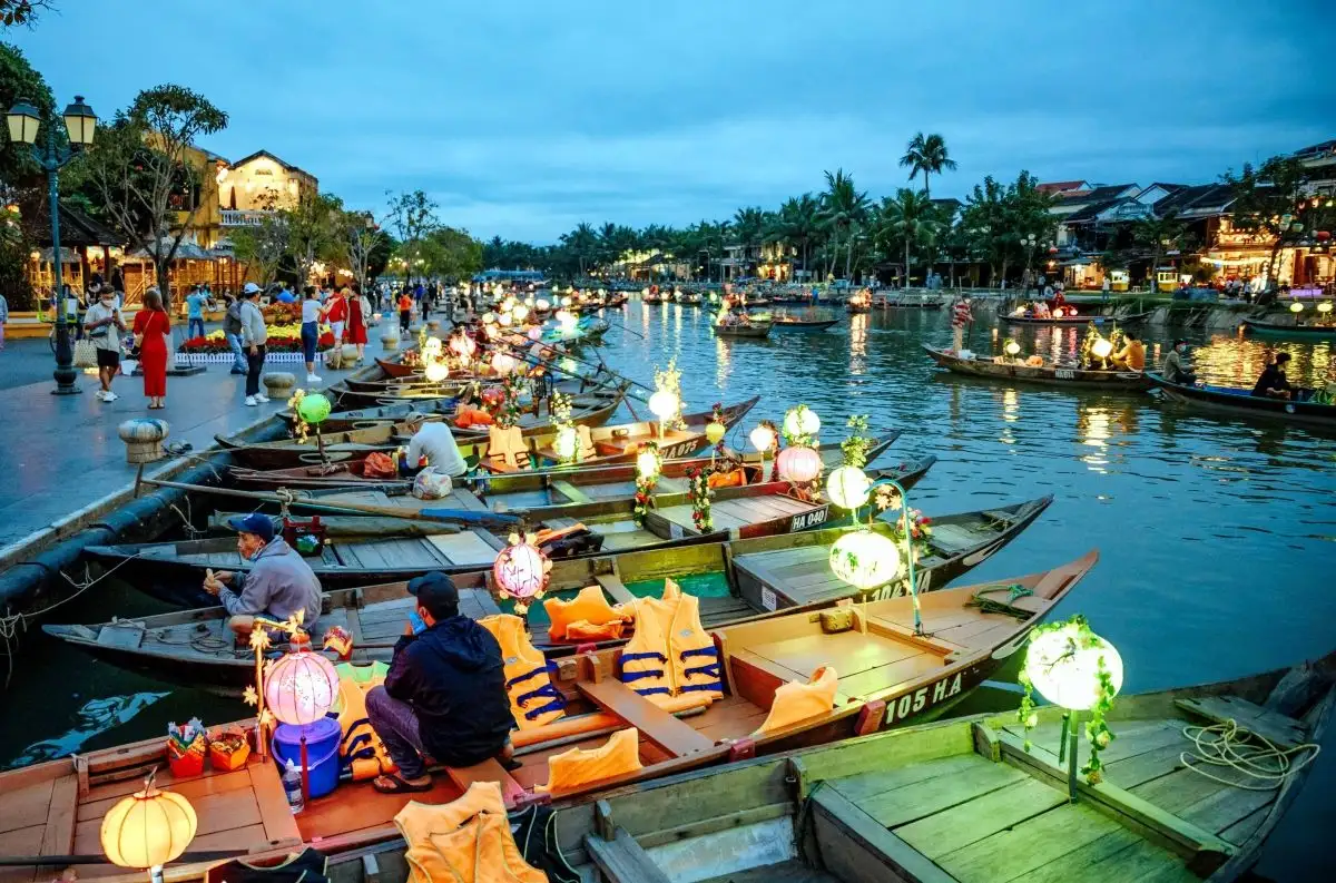 Quảng Nam lập kỷ lục mới: Đón 8 triệu du khách trong năm Quảng Nam lập kỷ lục mới: Đón 8 triệu du khách trong năm