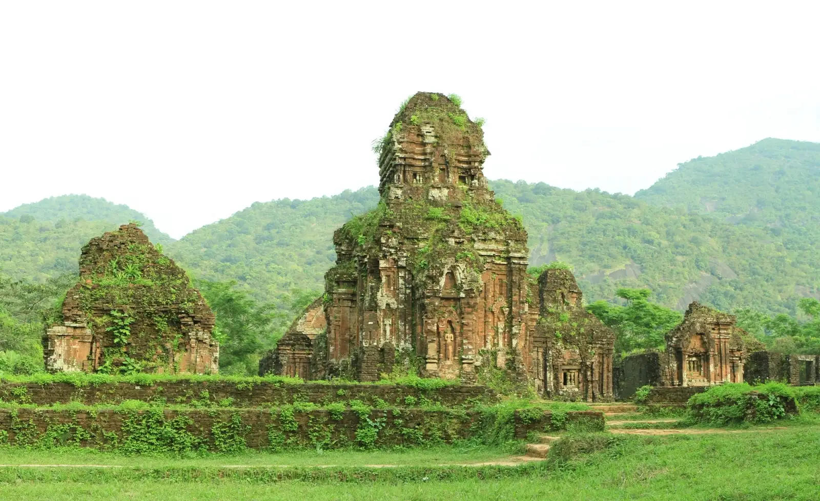 Du lịch di sản Việt Nam: Tận dụng giá trị văn hóa để phát triển Quảng Nam lập kỷ lục mới: Đón 8 triệu du khách trong năm
