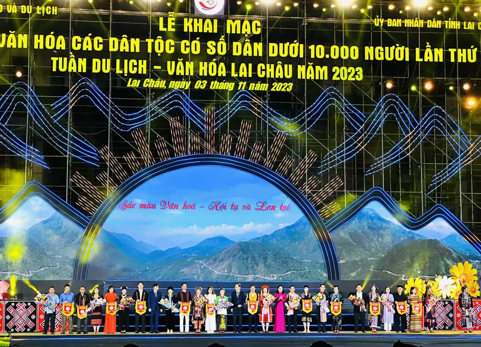 Không gian văn hóa dân tộc Lai Châu - Sắc màu đa dạng Không gian văn hóa dân tộc Lai Châu - Sắc màu đa dạng và đặc sắc