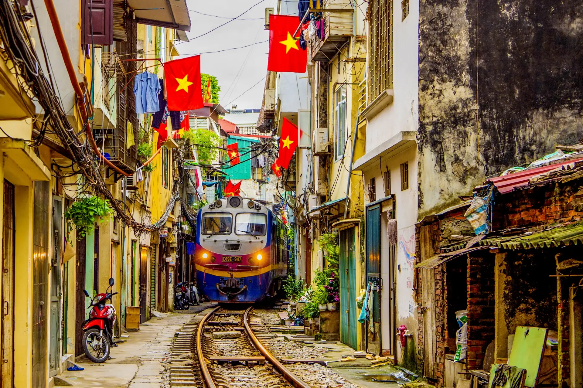 Tàu Thống Nhất: Biểu tượng Việt Nam trong top 9 hành trình tàu hỏa đáng trải nghiệm nhất năm 2025 Tàu Thống Nhất: Biểu tượng Việt Nam trong top 9 hành trình tàu hỏa đáng trải nghiệm nhất năm 2025