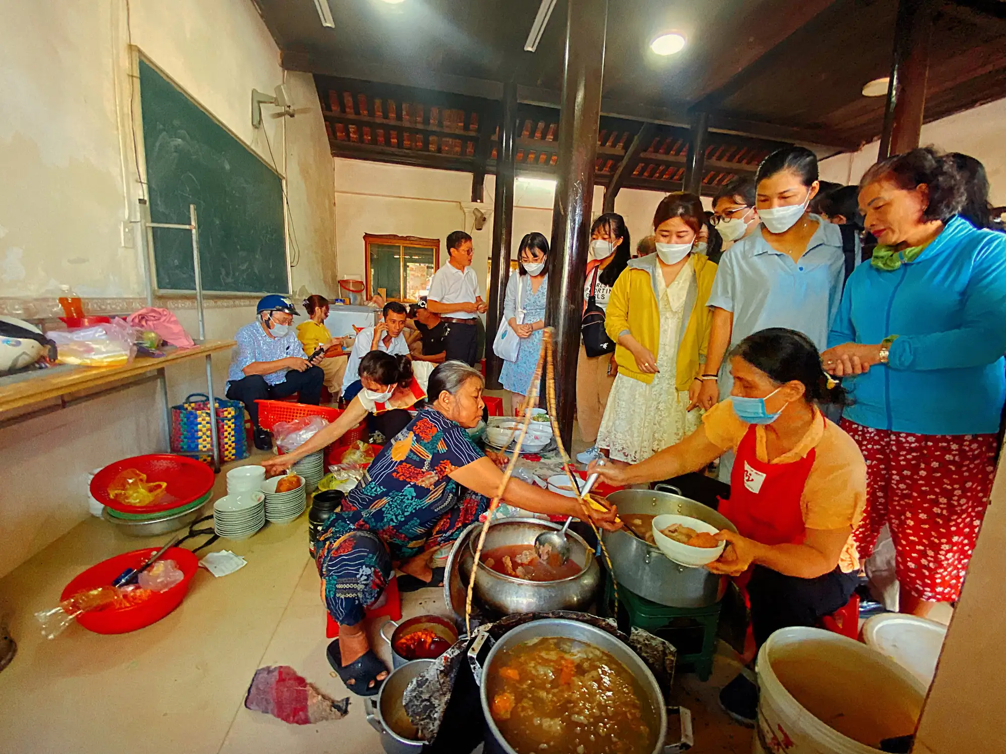 Bún bò mệ kéo 