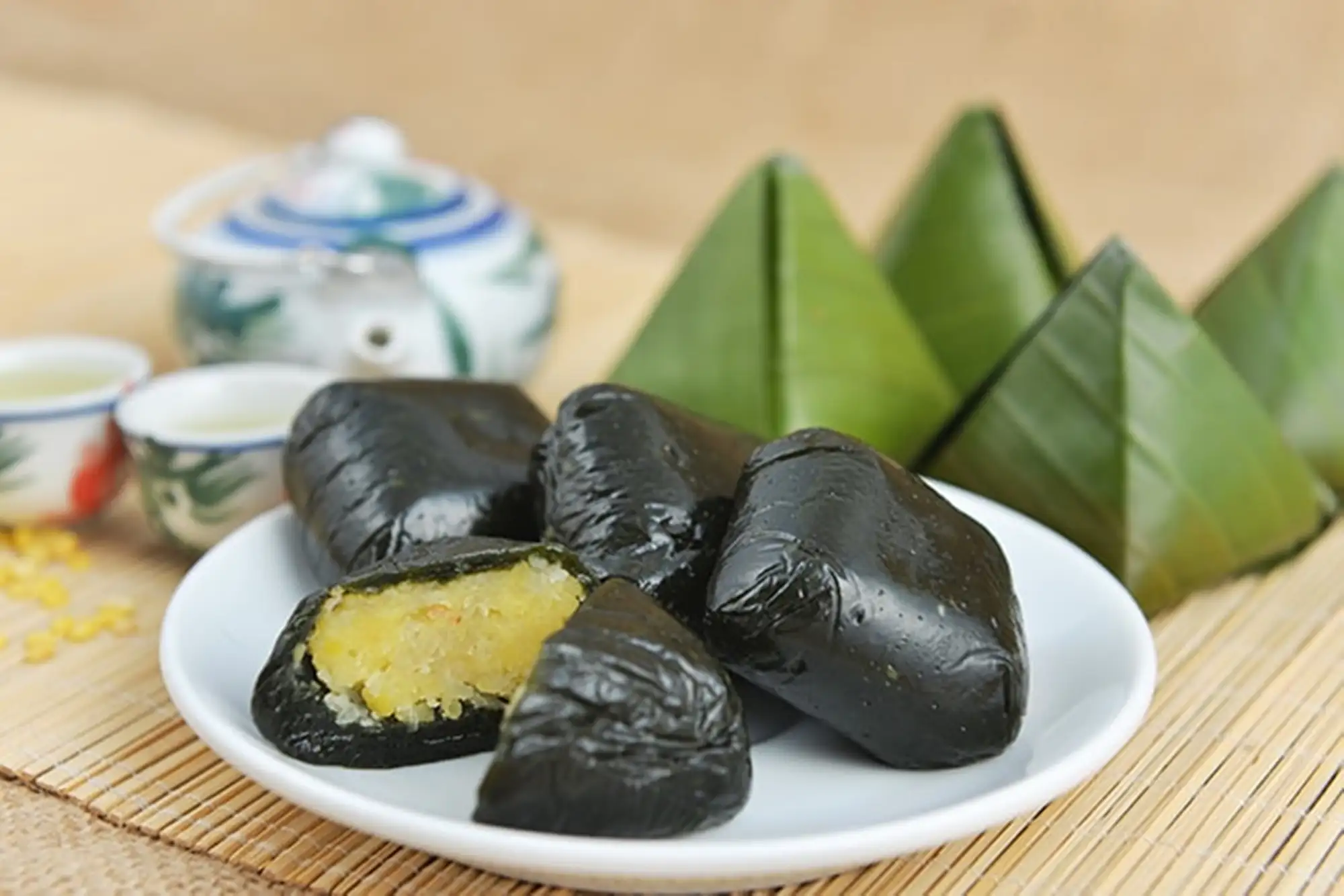 Bánh ít lá gai – Hương vị đặc sản xứ Nẫu Bánh ít lá gai – Hương vị đặc sản xứ Nẫu
