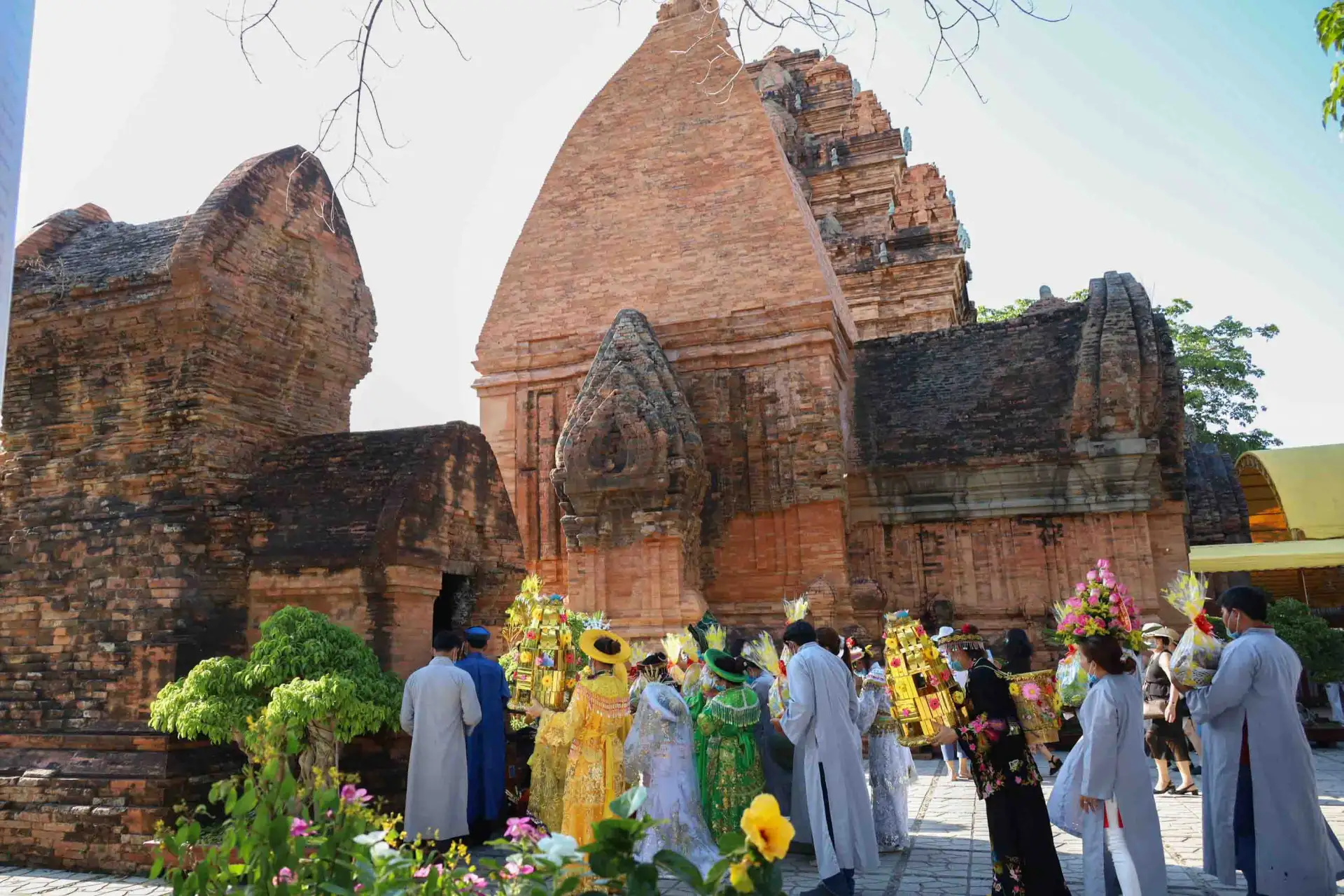 Lễ hội Tháp Bà Ponagar Nha Trang – Nét đẹp văn hóa Chăm Pa Lễ hội Tháp Bà Ponagar Nha Trang – Nét đẹp văn hóa Chăm Pa