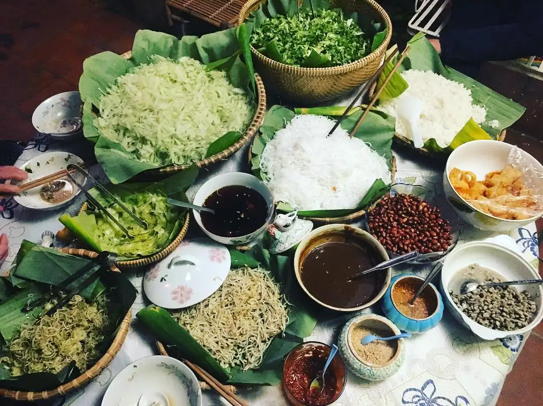 Cơm Hến – Hương vị dân dã đậm đà của xứ Huế Cơm Hến – Hương vị dân dã đậm đà của xứ Huế