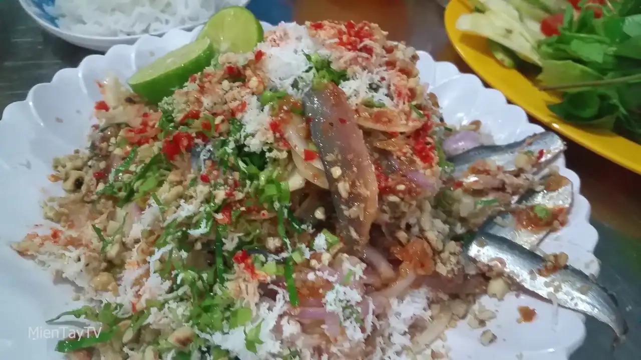 Gỏi cá trích – hương vị đặc trưng của miền biển Phú Quốc Gỏi cá trích – hương vị đặc trưng của miền biển Phú Quốc