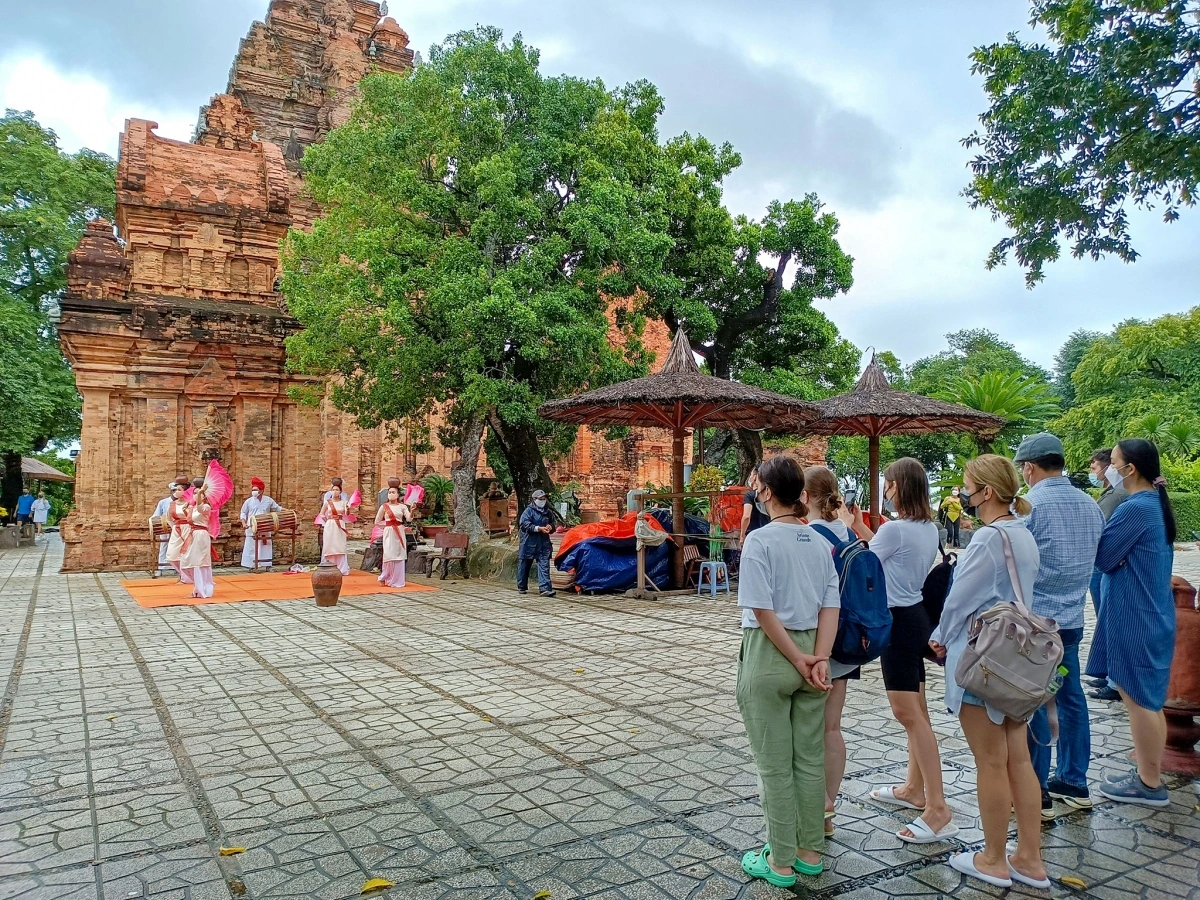 Du khách Nga tới Việt Nam tăng mạnh - Dấu hiệu đáng mừng của du lịch năm 2025 Du khách Nga tới Việt Nam tăng mạnh – Dấu hiệu đáng mừng của du lịch năm 2025