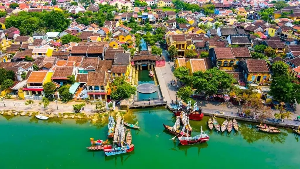 Du Lịch Dịp 30/4 - Những điểm đến đẹp mê hồn năm 2025 Du Lịch Dịp 30/4 – Những điểm đến đẹp mê hồn năm 2025
