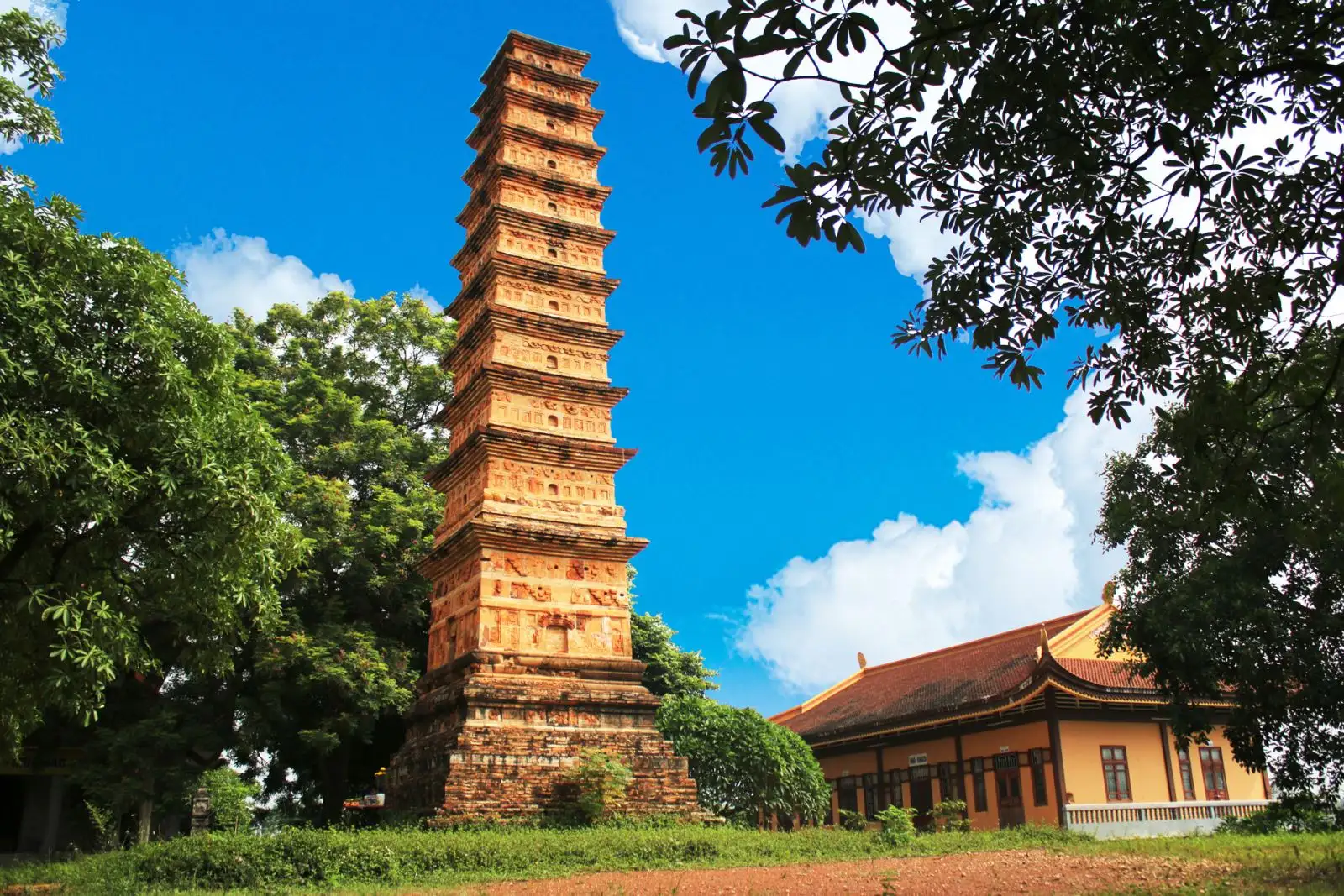 Tỉnh Vĩnh Phúc nổi tiếng với những địa điểm du lịch nào? Tỉnh Vĩnh Phúc nổi tiếng với những địa điểm du lịch nào?