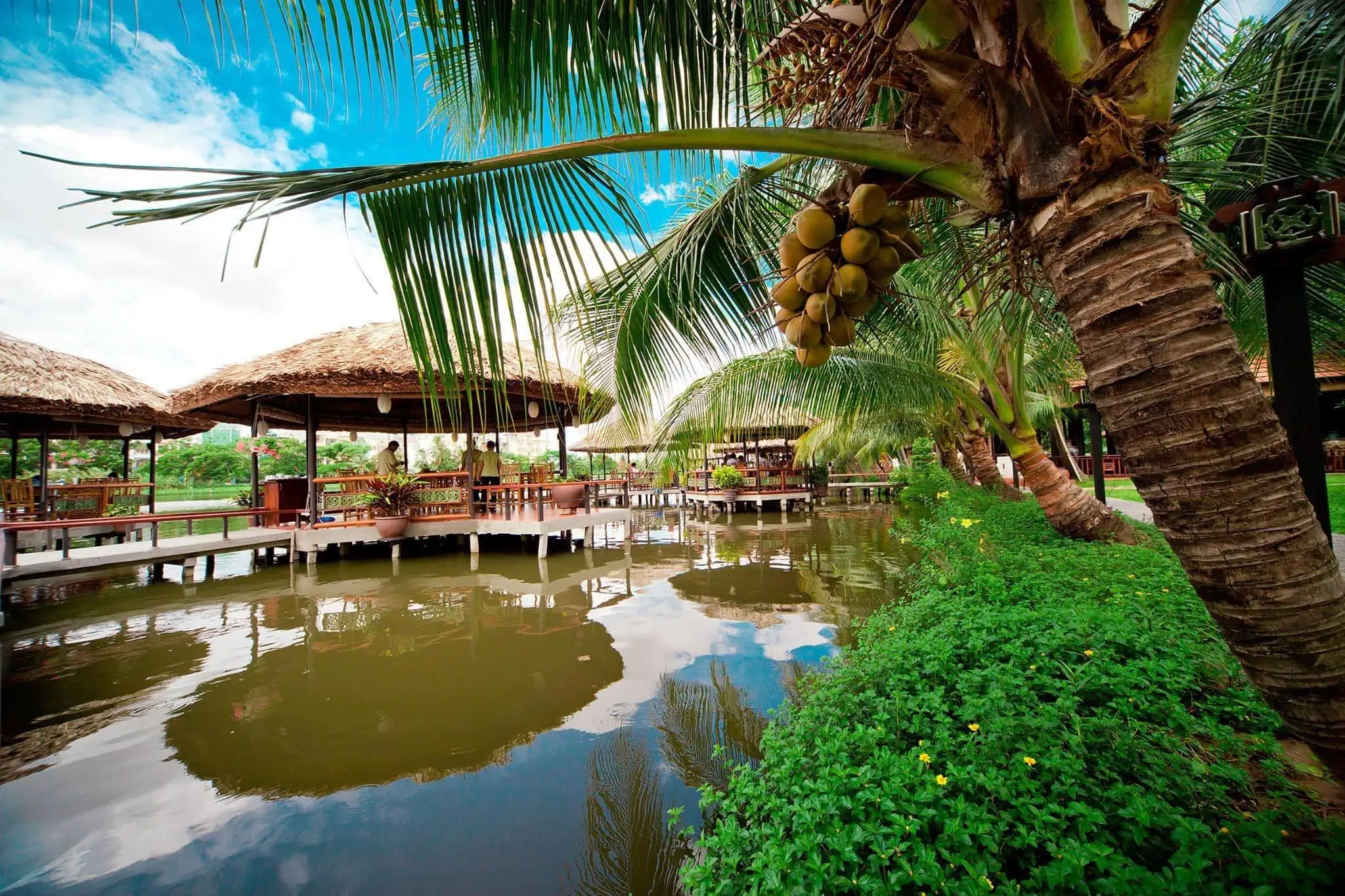 Khu du lịch Văn Thánh - Ốc đảo xanh giữa lòng Sài Gòn Khu du lịch Văn Thánh – Ốc đảo xanh giữa lòng Sài Gòn