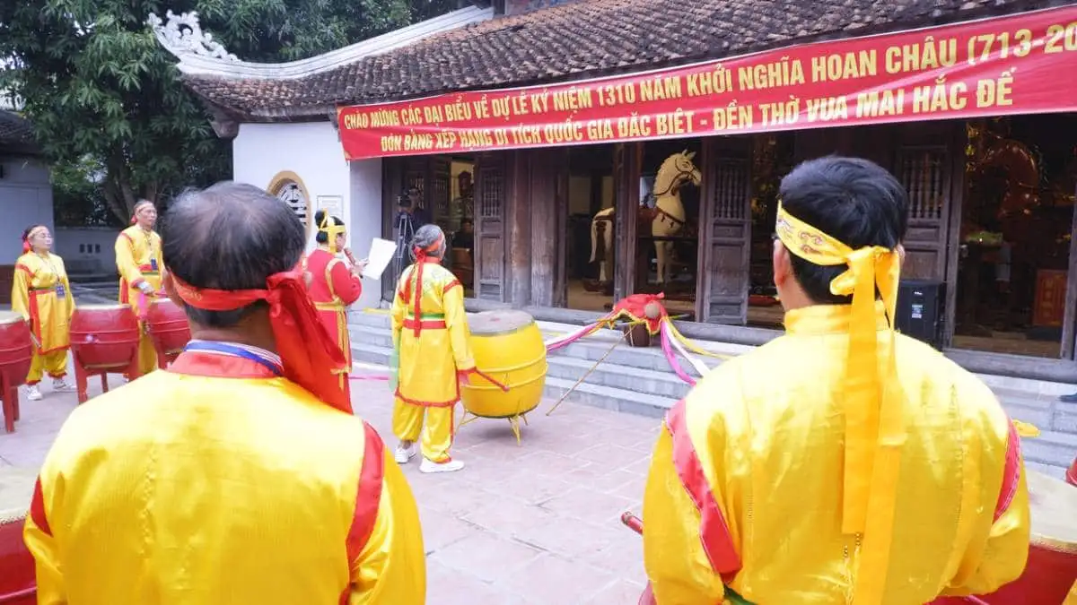 Đền vua Mai Nghệ An - Di tích lịch sử và lễ hội truyền thống Đền vua Mai Nghệ An – Di tích lịch sử và lễ hội truyền thống