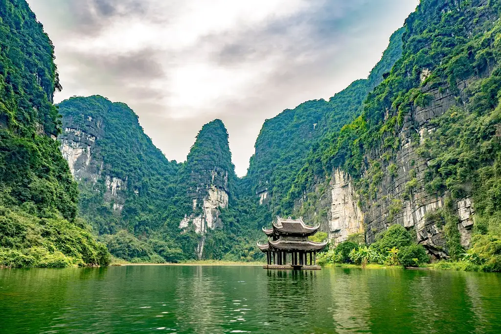Tràng An – Di sản và tương lai du lịch Ninh Bình