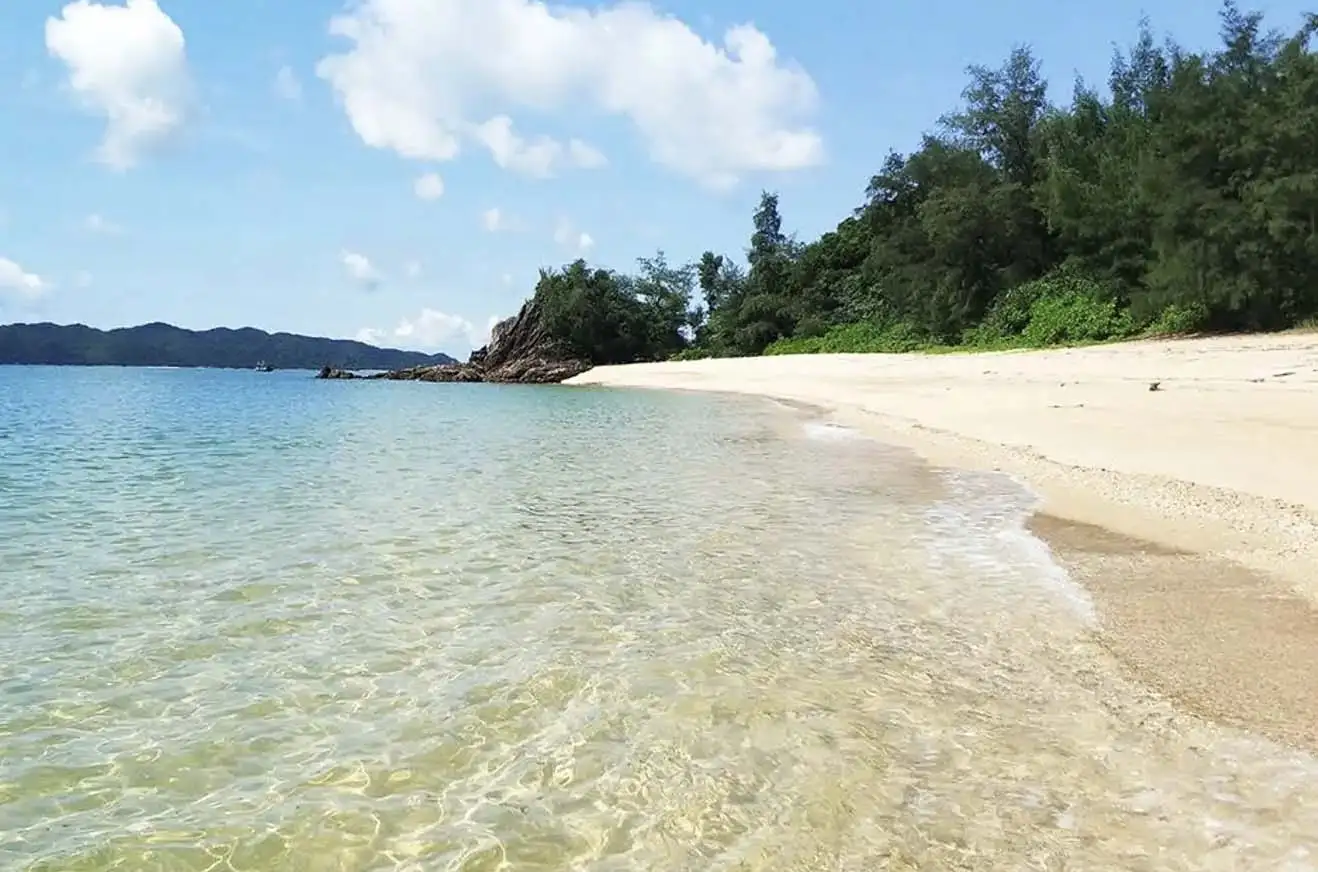 Đảo Cái Chiên Quảng Ninh - Viên ngọc hoang sơ Đảo Cái Chiên Quảng Ninh: Viên ngọc hoang sơ giữa lòng biển khơi